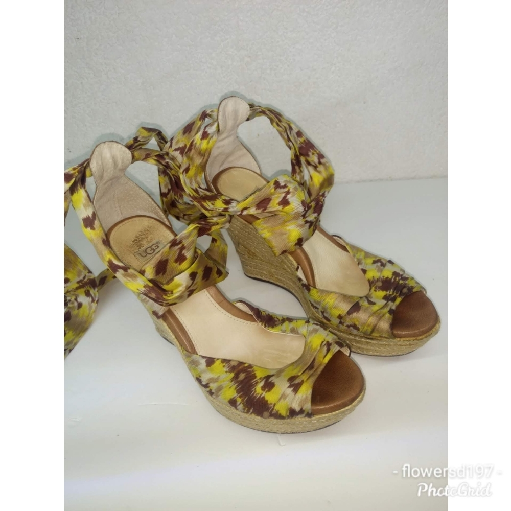 UGG woman shoes size 5.5